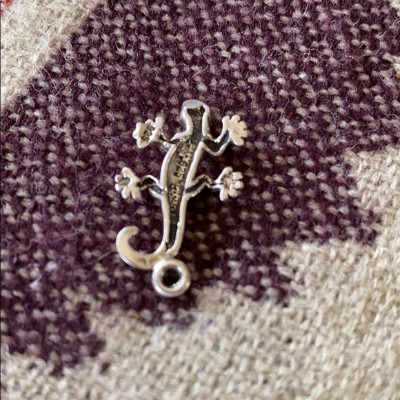 Sterling silver lizard / gecko charm - Picture 3 of 3